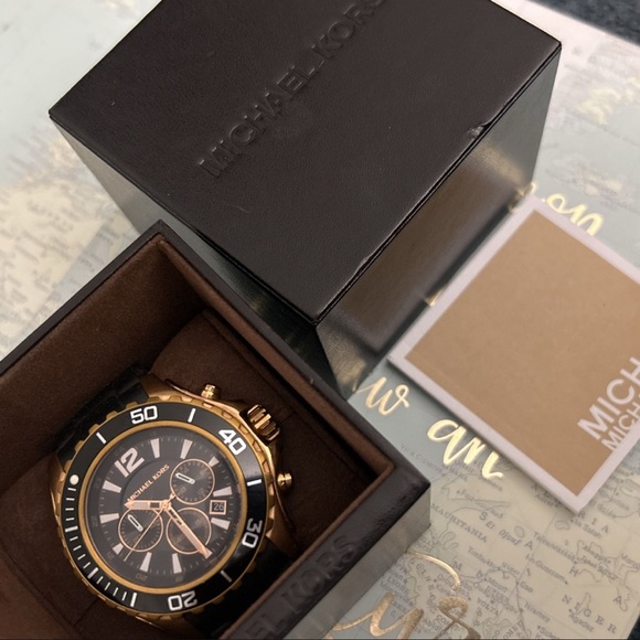 Micheal Kors Watch - Picture 1 of 4